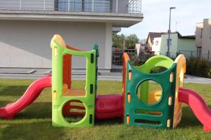 Plac zabaw dla dzieci w obiekcie Willa Grawit