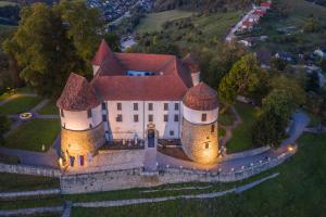 Ptičja perspektiva nastanitve Hotel Ajdovec