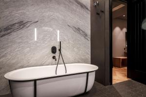 Salle de bains dans l'établissement IBIZA ROOMs