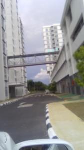 - Vistas a la calle desde un coche en CENTRAL OF MELAKA TOWN-2 room type, en Melaka