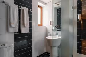A bathroom at Hotel Ego - Free Parking - Top Central Location