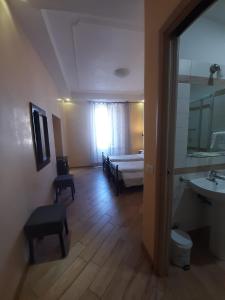 Kamar mandi di B&B Rome With Love