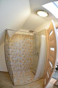 Afbeelding uit fotogalerij van Magic Five - Cazare Reghin *** in Reghin +31 foto's