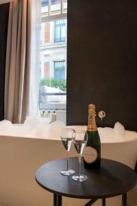 Nápoje v ubytování Kozmo Hotel Suites & Spa - Small Luxury Hotels of the World
