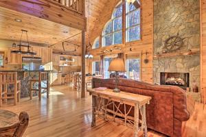 Woodsy Oasis with Fire Pit, Grill and Game Room!
