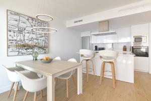 Kuchyňa alebo kuchynka v ubytovaní Amplio apartamento vista mar frontal