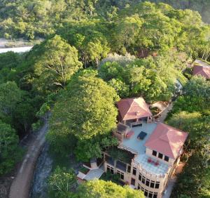 Pohľad z vtáčej perspektívy na ubytovanie Villa Cayo