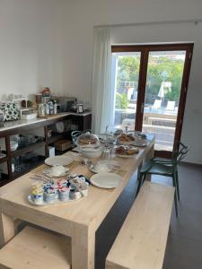 Jedlo v ubytovaní bed & breakfast alebo blízkom okolí