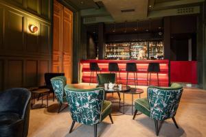 Lounge alebo bar v ubytovaní Best Western Premier Hotel de la Cite Royale
