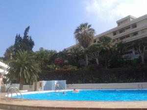 The swimming pool at or close to Tranquilo apartamento Puerto de la Cruz