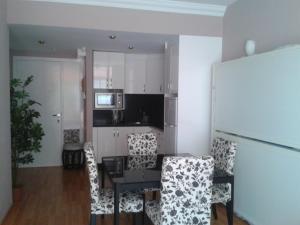 A kitchen or kitchenette at Tranquilo apartamento Puerto de la Cruz