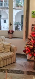 A seating area at le ginestre in centro