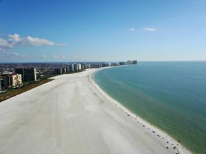 Gallery image of Paradise Found - Private Oasis with Heated Pool on Marco Island in Marco Island