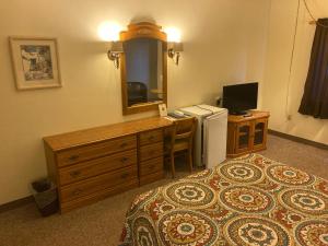 Gallery image of Landmark Motel in Clintonville