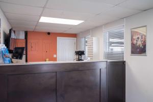 Η κουζίνα ή μικρή κουζίνα στο Motel 6-Fort St. John, BC