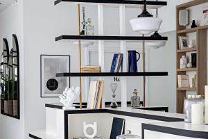 Een keuken of kitchenette bij Le Riviera Collection, Signature Collection by Best Western
