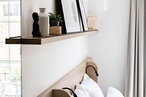 Een TV en/of entertainmentcenter bij Le Riviera Collection, Signature Collection by Best Western
