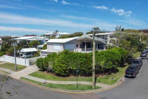 an overhead view of a street with houses at Luxe coastal village home, Peregian Beach in Peregian Beach
