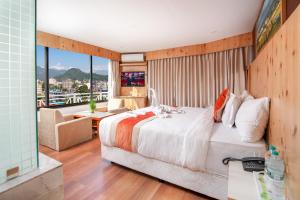 Uma cama ou camas num quarto em Trekkers Inn Boutique Hotel Pokhara