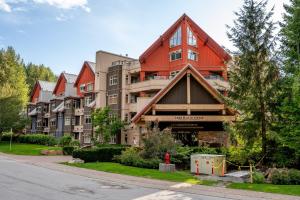 Gallery image of Cozy 1BR, steps from Creekside Gondola by Harmony Whistler Vacations in Whistler