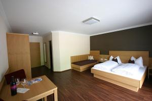Ліжко або ліжка в номері Hotel Herzblut - Joker card included in summer
