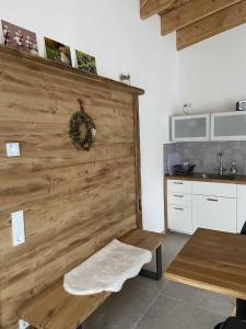 Kuchyň nebo kuchyňský kout v ubytování Ferienhaus AUSZEIT