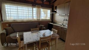 Kuchyň nebo kuchyňský kout v ubytování Casa vacanze Abbacari