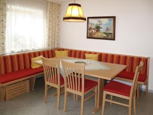 Restaurant o un lloc per menjar a Apartment Vorreiter - UTD150 by Interhome