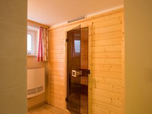 Łazienka w obiekcie Chalet Gnadenalm by Interhome