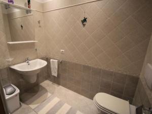 Koupelna v ubytování Apartment Rondinelli by Interhome