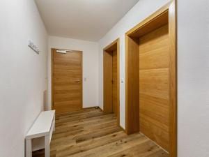 Zdjęcie z galerii obiektu Apartment Apart Wurm-1 by Interhome w mieście Stummerberg