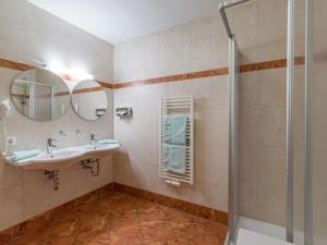 Koupelna v ubytování Apartment Lechners Wohnwelt-3 by Interhome