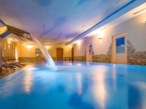 Πισίνα στο ή κοντά στο Apartment Lechners Wohnwelt-3 by Interhome