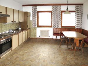Kjøkken eller kjøkkenkrok på Holiday Home Borleitenhof - MHO588 by Interhome