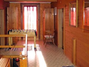 Reštaurácia alebo iné gastronomické zariadenie v ubytovaní Apartment Binter by Interhome