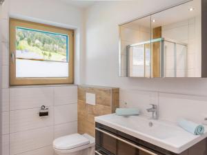 Phòng tắm tại Apartment Luxner - KAB105 by Interhome
