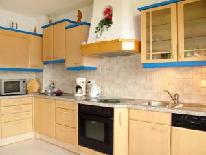 Kuchyň nebo kuchyňský kout v ubytování Apartment Wildauer by Interhome