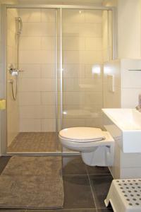 A bathroom at Apartment Tamerl-2 by Interhome