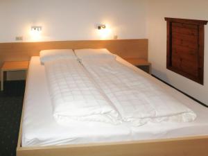 Posteľ alebo postele v izbe v ubytovaní Apartment Christoph-2 by Interhome