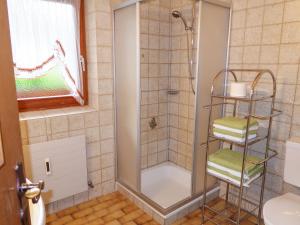 Koupelna v ubytování Apartment Fichtenblick App- 2 by Interhome + 25 fotografií