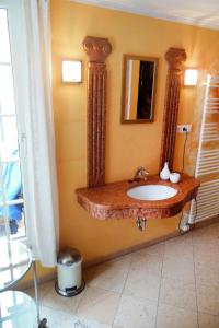 Ein Badezimmer in der Unterkunft Villa Marie-Sophie by Interhome