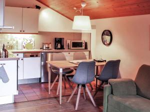 Apartment Christine-3 by Interhome tesisinde mutfak veya mini mutfak