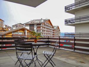 Balkón nebo terasa v ubytování Apartment Zanfleuron A1 by Interhome
