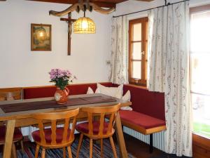 Posezení v ubytování Holiday Home Hackenschmiede by Interhome