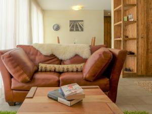 Posezení v ubytování Apartment Rütschi-3 by Interhome