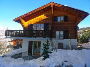 Chalet Rietsli by Interhome að vetri til