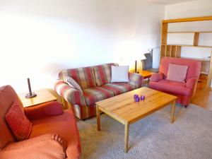 Χώρος καθιστικού στο Apartment Victoria C 8 by Interhome