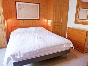 Letto o letti in una camera di Apartment Sapin Bleu 5 by Interhome