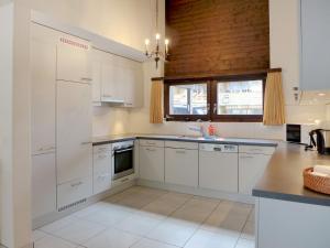 Kuchyň nebo kuchyňský kout v ubytování Apartment von Allmen by Interhome