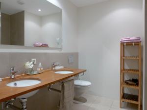 Koupelna v ubytování Apartment Modern by Interhome